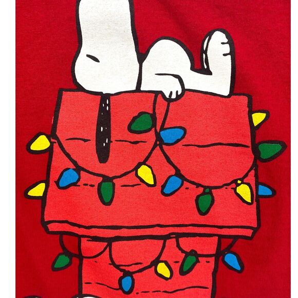 Peanuts Snoopy T-Shirt SM Red Dog House Christmas Lights Wake Me When Over Retro - Picture 7 of 11